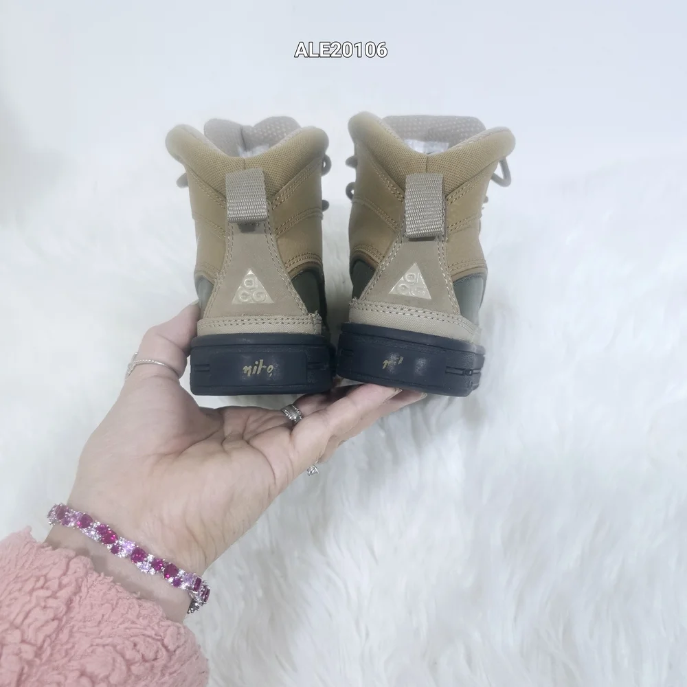 Nike Kids ACG Woodside 2 High GS Khaki/Beige/Brown and Olive Gree Boots Size 12C